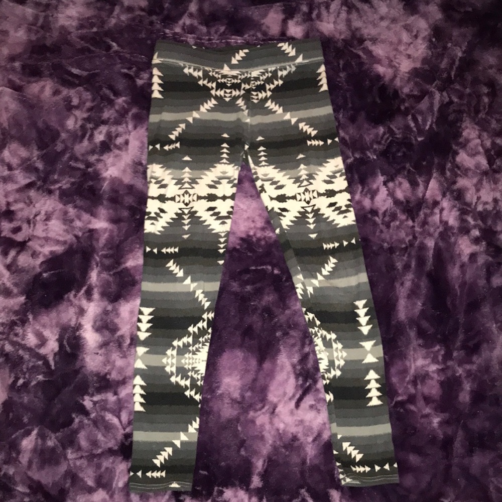 Blue & white aztec leggings.